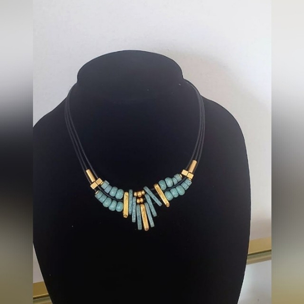 Vintage Stone Cut Necklace🌴